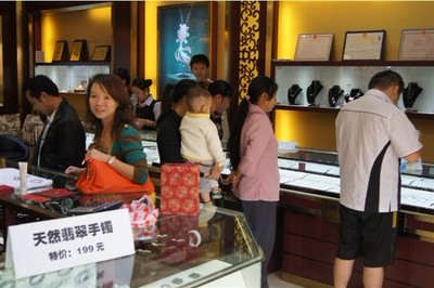 香港佳珀隆翡翠加盟 開啟珠寶首飾零售的璀璨之旅